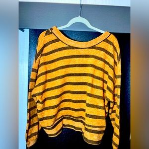 Gimmick Sweater - Small - Crop Top